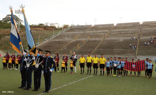 Triunfal debut rojinegro