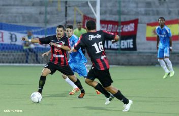 Triunfal debut rojinegro