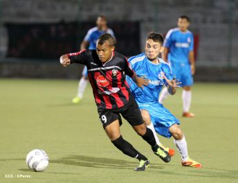 Triunfal debut rojinegro