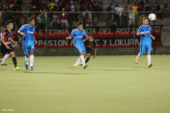 Triunfal debut rojinegro