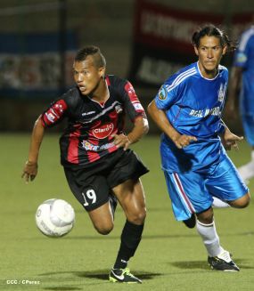 Triunfal debut rojinegro