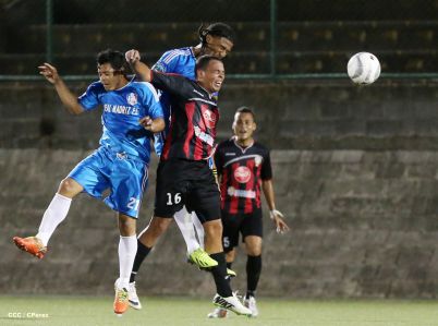 Triunfal debut rojinegro