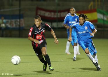 Triunfal debut rojinegro