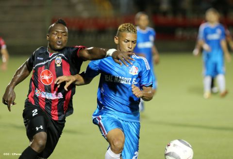 Triunfal debut rojinegro