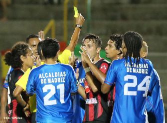 Triunfal debut rojinegro