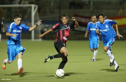 Triunfal debut rojinegro