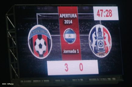 Triunfal debut rojinegro