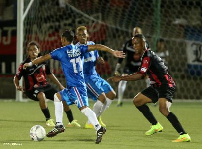 Triunfal debut rojinegro