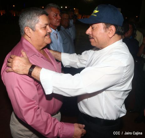 Daniel preside el 35 aniversario de la Fuerza Aérea