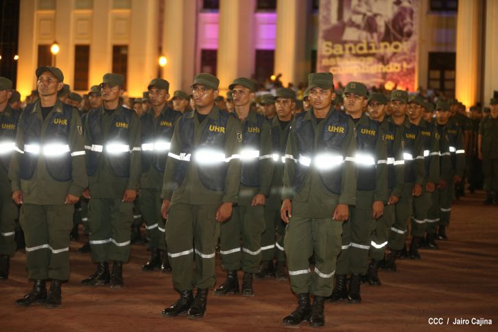 Daniel preside el 35 aniversario de la Fuerza Aérea