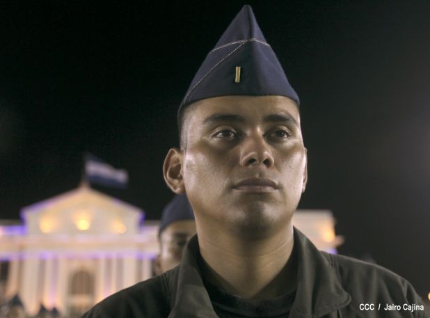 Daniel preside el 35 aniversario de la Fuerza Aérea