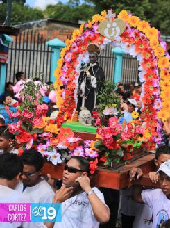 Pobladores de Ciudad Sandino le bailan a Santo Domingo de Abajo