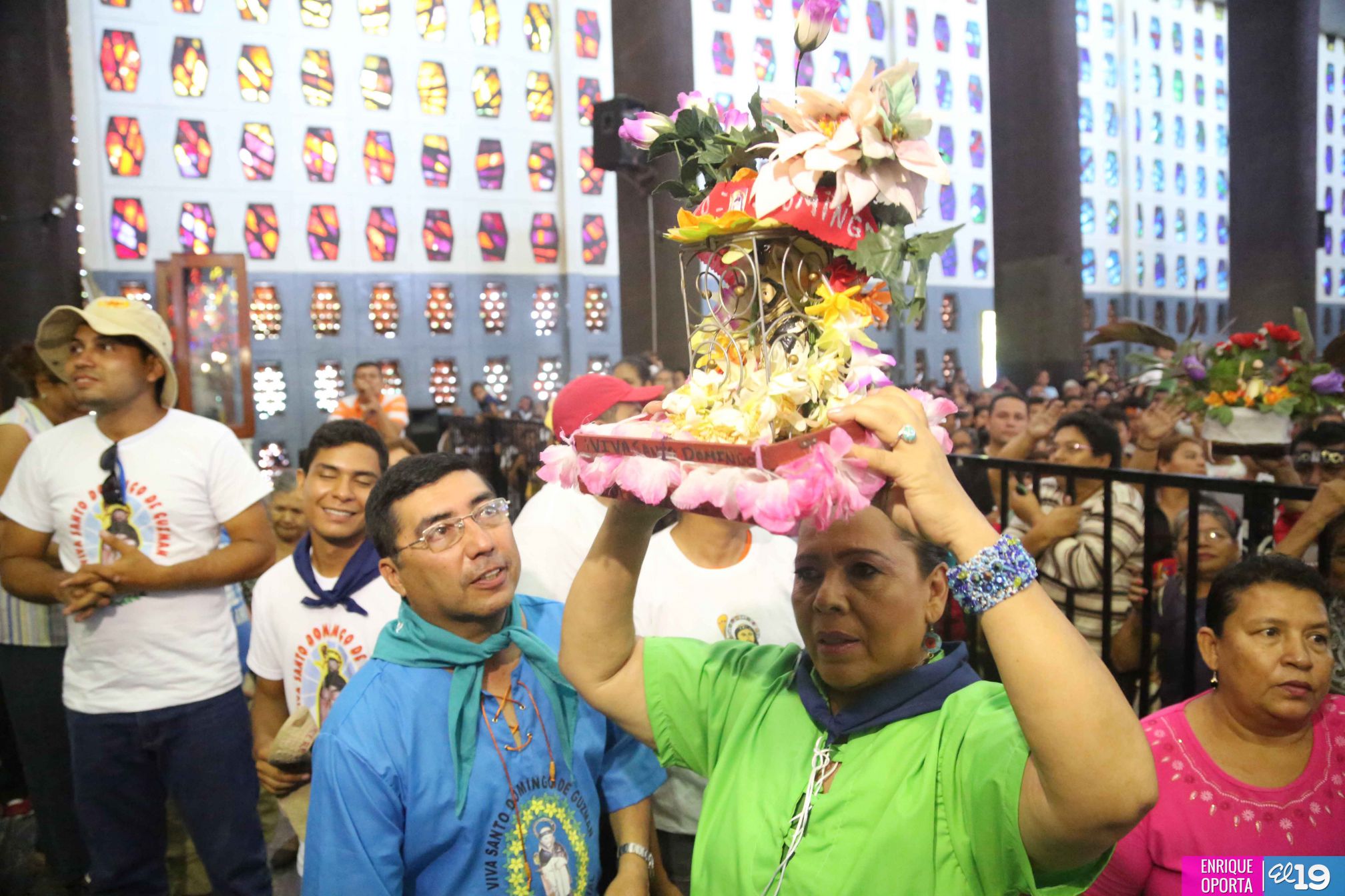 Con alegría y fervor miles acompañan a Santo Domingo hacia Las Sierritas