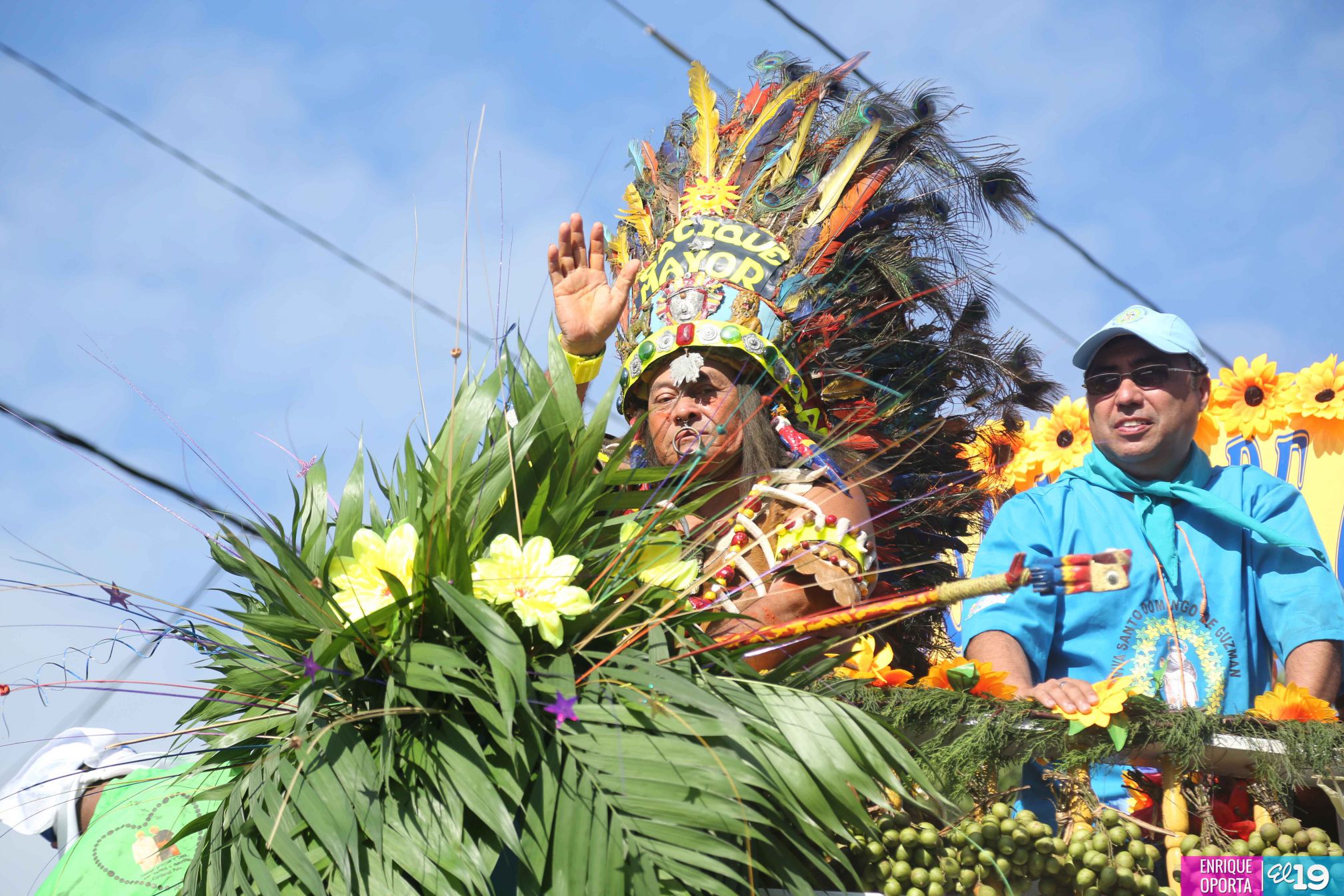 Con alegría y fervor miles acompañan a Santo Domingo hacia Las Sierritas