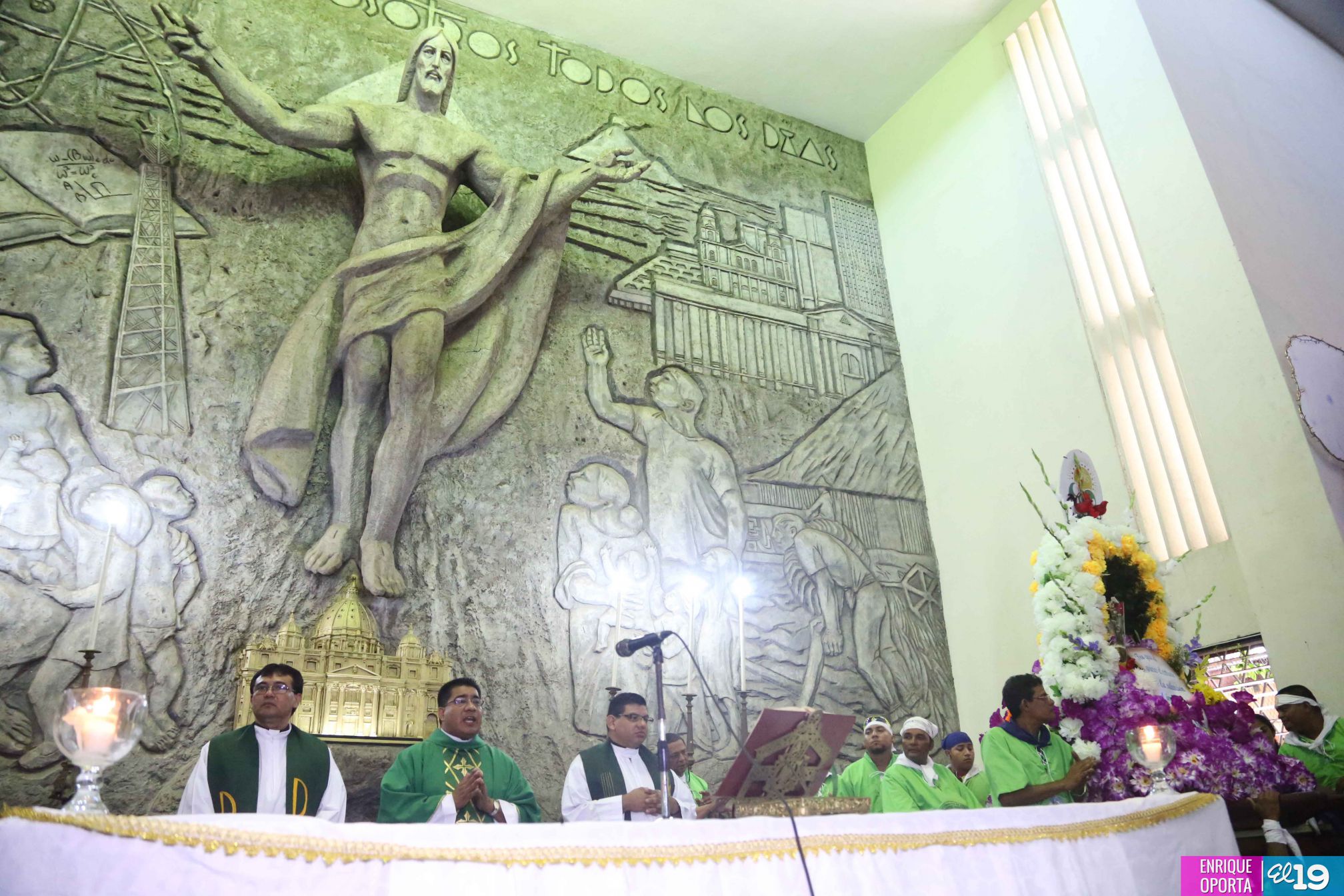 Con alegría y fervor miles acompañan a Santo Domingo hacia Las Sierritas