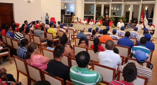 Daniel se reúne con campeones del Torneo Panamericano de Beisbol Infantil AA