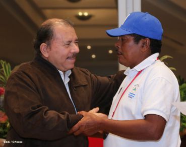 Daniel se reúne con campeones del Torneo Panamericano de Beisbol Infantil AA