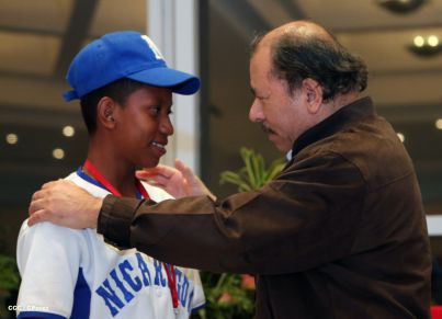 Daniel se reúne con campeones del Torneo Panamericano de Beisbol Infantil AA