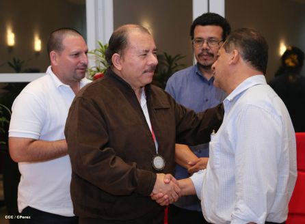 Daniel se reúne con campeones del Torneo Panamericano de Beisbol Infantil AA