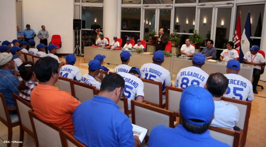 Daniel se reúne con campeones del Torneo Panamericano de Beisbol Infantil AA