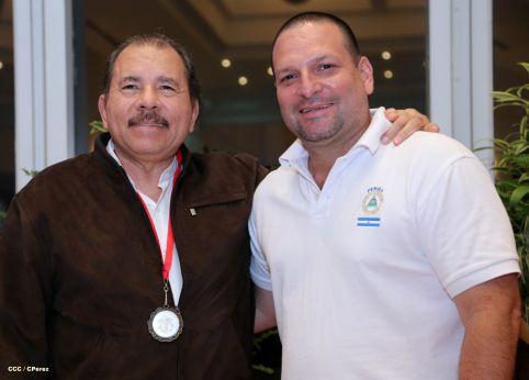 Daniel se reúne con campeones del Torneo Panamericano de Beisbol Infantil AA