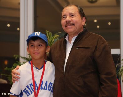 Daniel se reúne con campeones del Torneo Panamericano de Beisbol Infantil AA