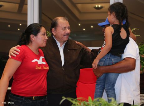 Daniel se reúne con campeones del Torneo Panamericano de Beisbol Infantil AA