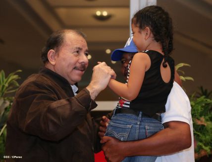 Daniel se reúne con campeones del Torneo Panamericano de Beisbol Infantil AA