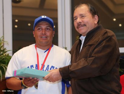 Daniel se reúne con campeones del Torneo Panamericano de Beisbol Infantil AA