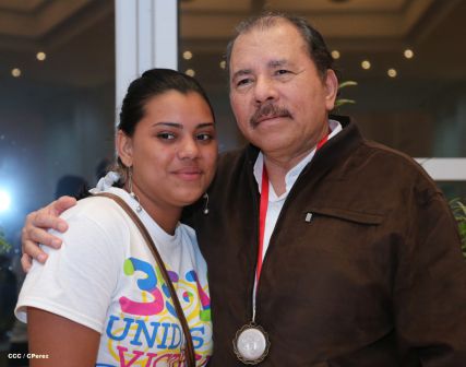 Daniel se reúne con campeones del Torneo Panamericano de Beisbol Infantil AA