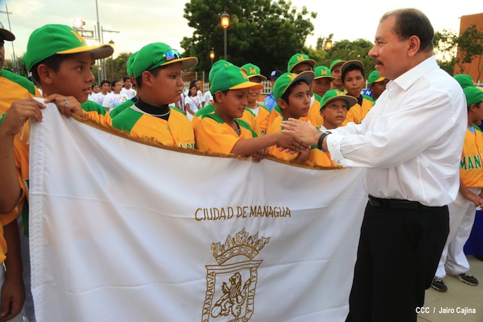 Presidente Daniel inaugura Estadio Béisbol Infantil 