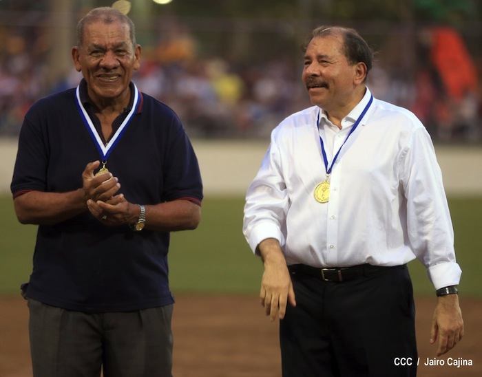 Presidente Daniel inaugura Estadio Béisbol Infantil 