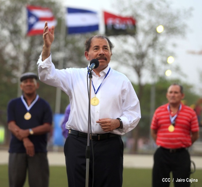Presidente Daniel inaugura Estadio Béisbol Infantil 