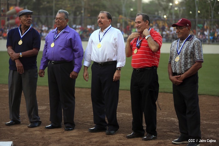 Presidente Daniel inaugura Estadio Béisbol Infantil 