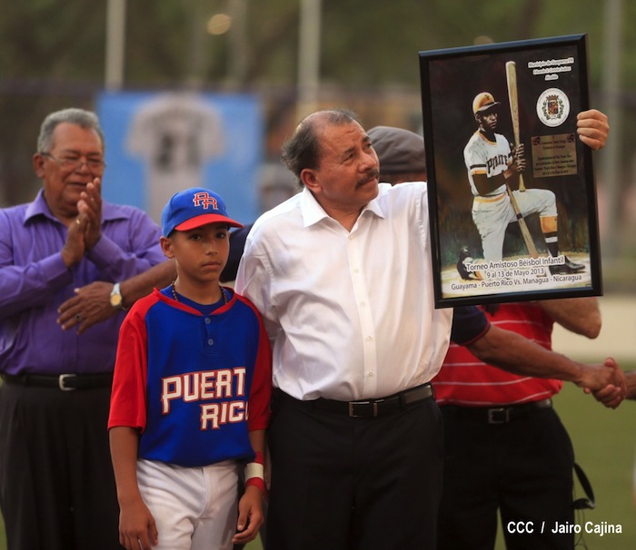 Presidente Daniel inaugura Estadio Béisbol Infantil 