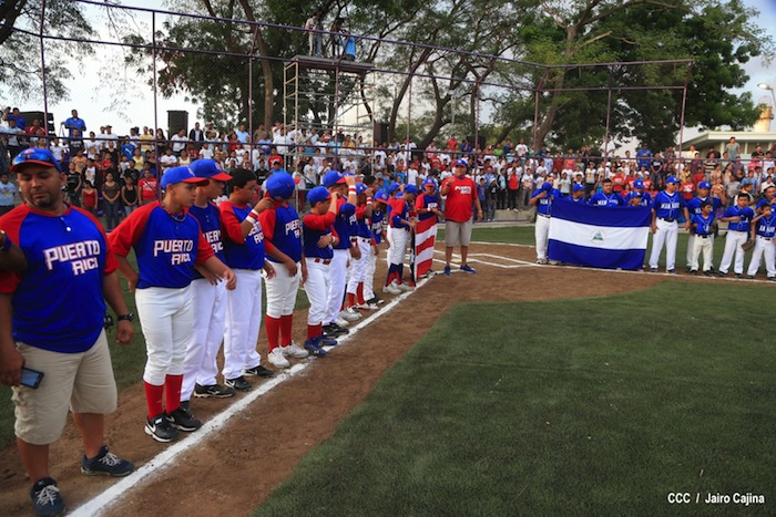 Presidente Daniel inaugura Estadio Béisbol Infantil 