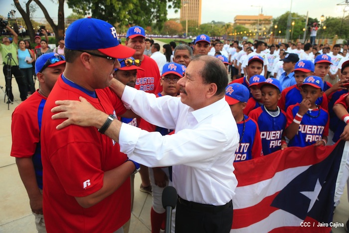 Presidente Daniel inaugura Estadio Béisbol Infantil 