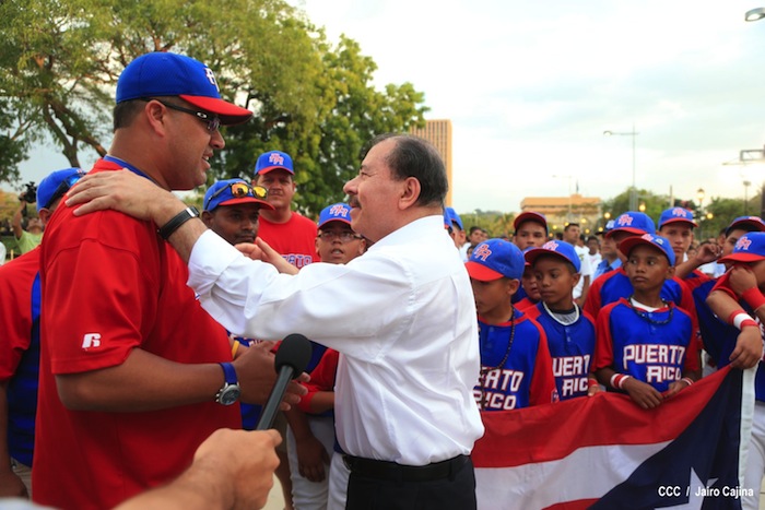 Presidente Daniel inaugura Estadio Béisbol Infantil 