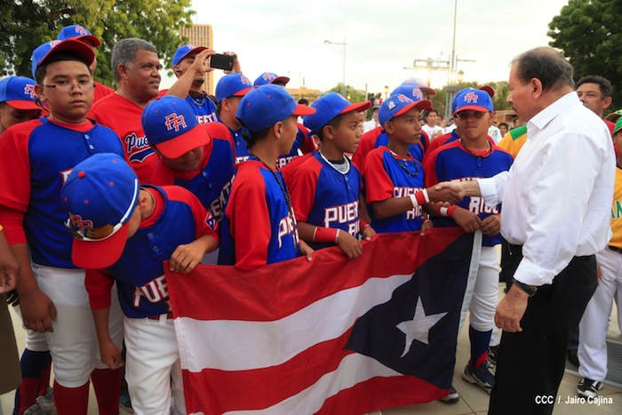Presidente Daniel inaugura Estadio Béisbol Infantil 