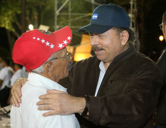 Presidente Daniel conmemora 50 años de Alcohólicos Anónimos