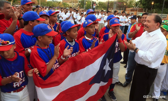 Presidente Daniel inaugura Estadio Béisbol Infantil 