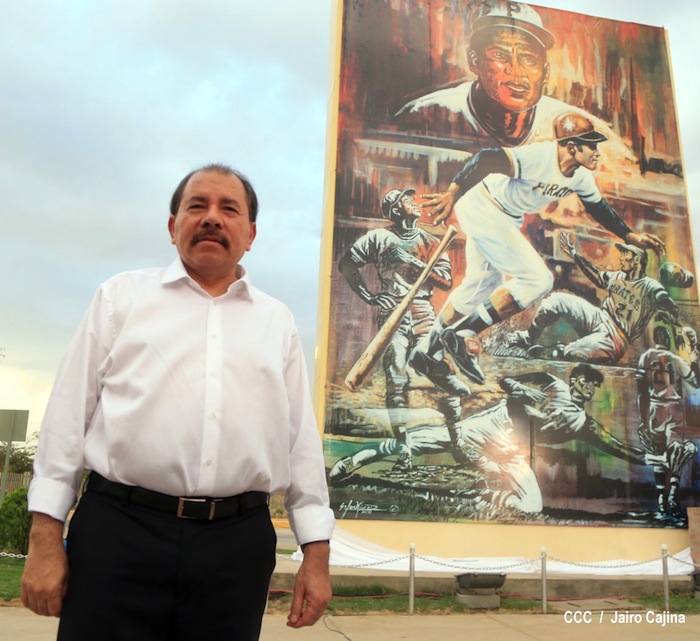 Presidente Daniel inaugura Estadio Béisbol Infantil 