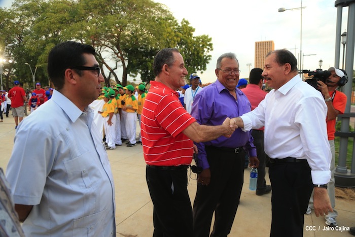 Presidente Daniel inaugura Estadio Béisbol Infantil 