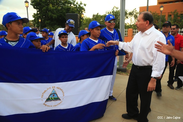 Presidente Daniel inaugura Estadio Béisbol Infantil 
