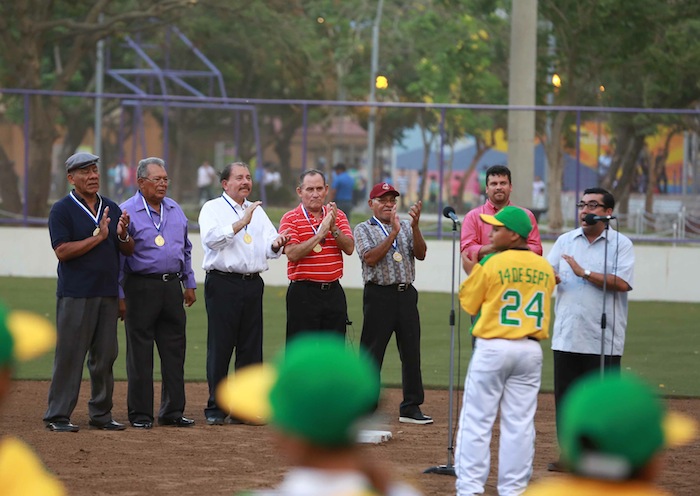 Presidente Daniel inaugura Estadio Béisbol Infantil 
