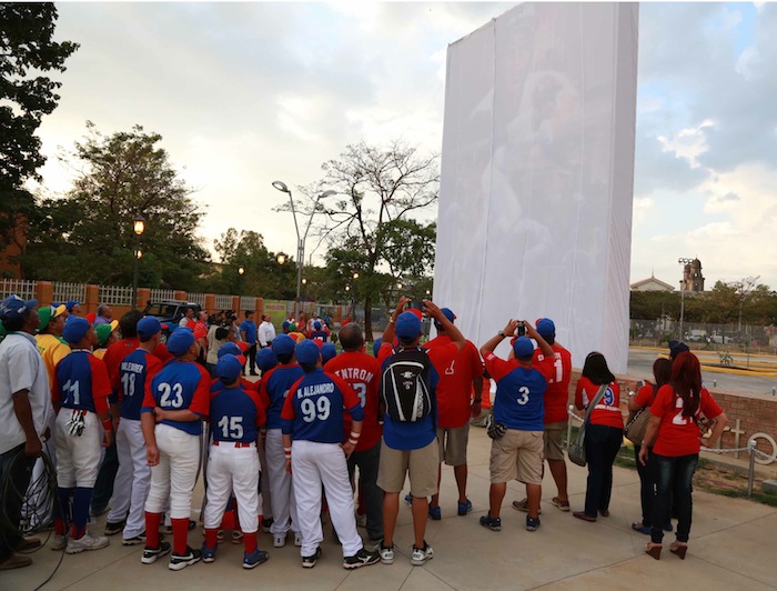 Presidente Daniel inaugura Estadio Béisbol Infantil 