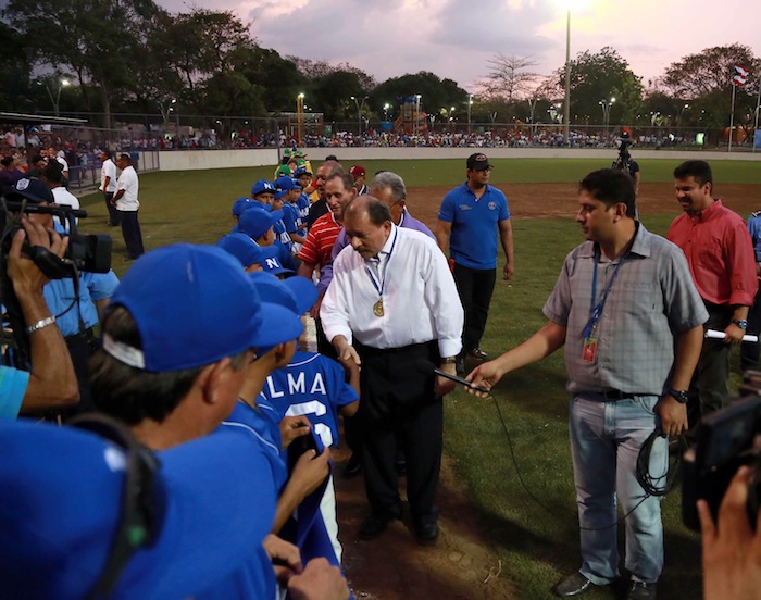 Presidente Daniel inaugura Estadio Béisbol Infantil 