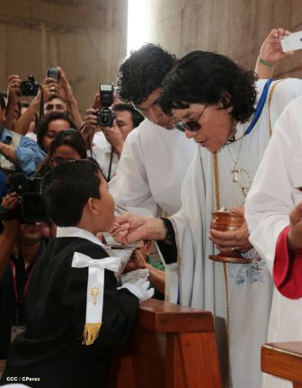 310 niños y niñas se consagran a Jesucristo al recibir la Primera Comunión