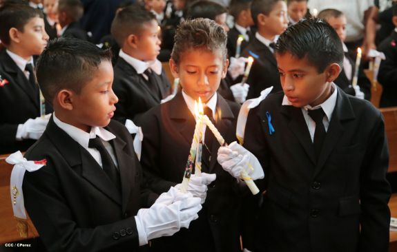 310 niños y niñas se consagran a Jesucristo al recibir la Primera Comunión