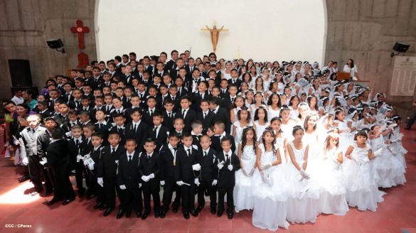 310 niños y niñas se consagran a Jesucristo al recibir la Primera Comunión